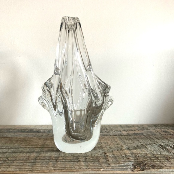 Hand Blown stretched art glass basket - Picture 3 of 6